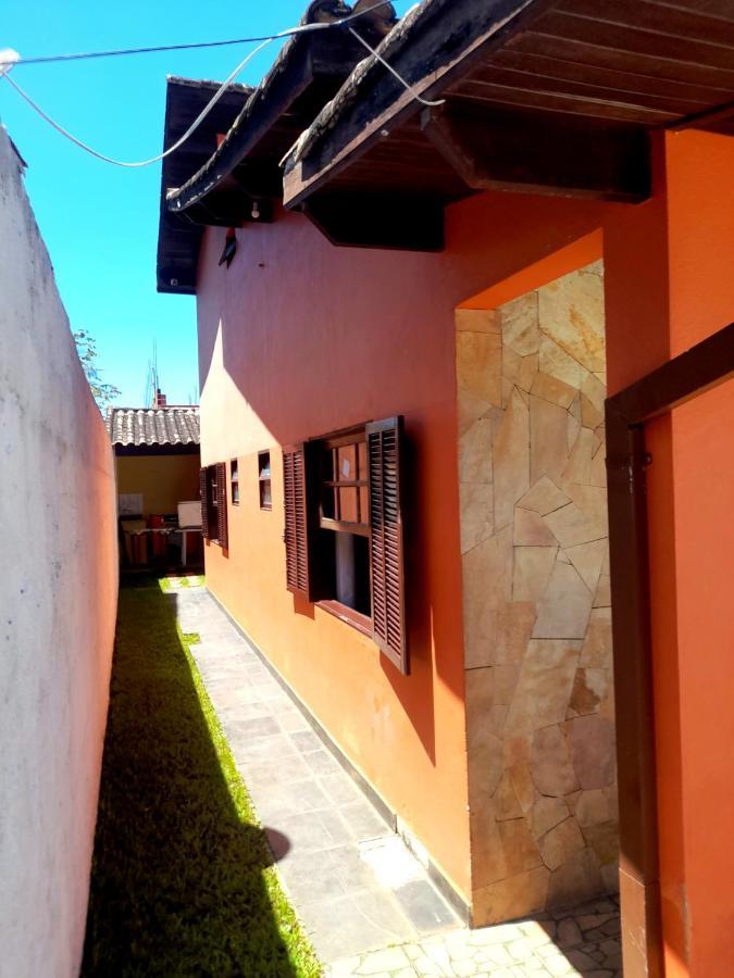 Caraguatatuba, Casa Com Piscina Holiday home *
